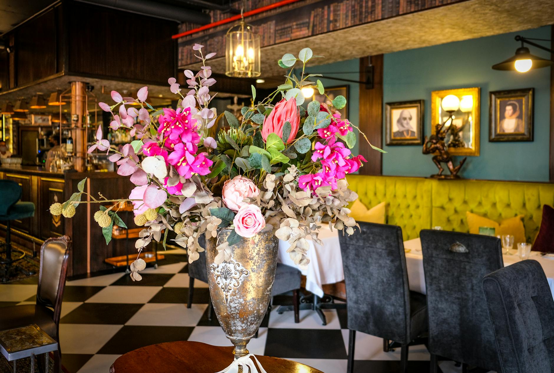 Decorațiuni florale pentru restaurante și cafenele în Câmpulung Muscel